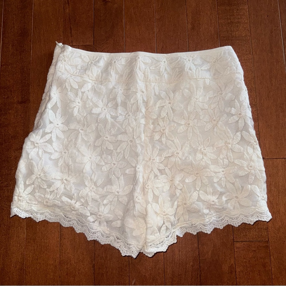 NWOT Monteau High Waist Embroidered Lace Shorts Ivory Small - Picture 2 of 7